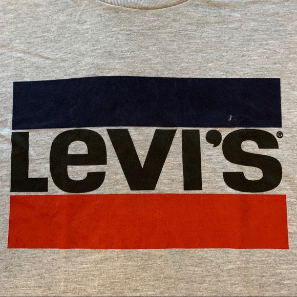 Levi’s tshirt - Picture 2 of 4